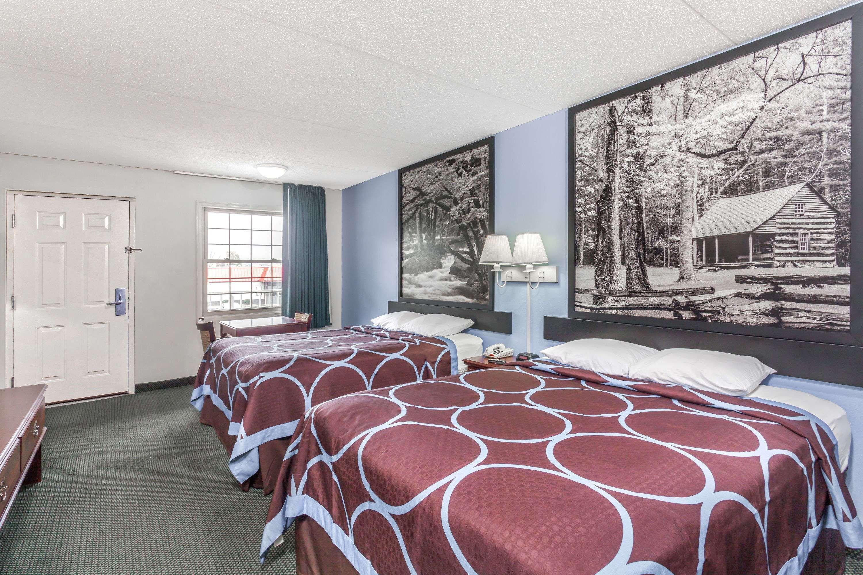 Hotel Super 8 By Wyndham Kingston Esterno foto