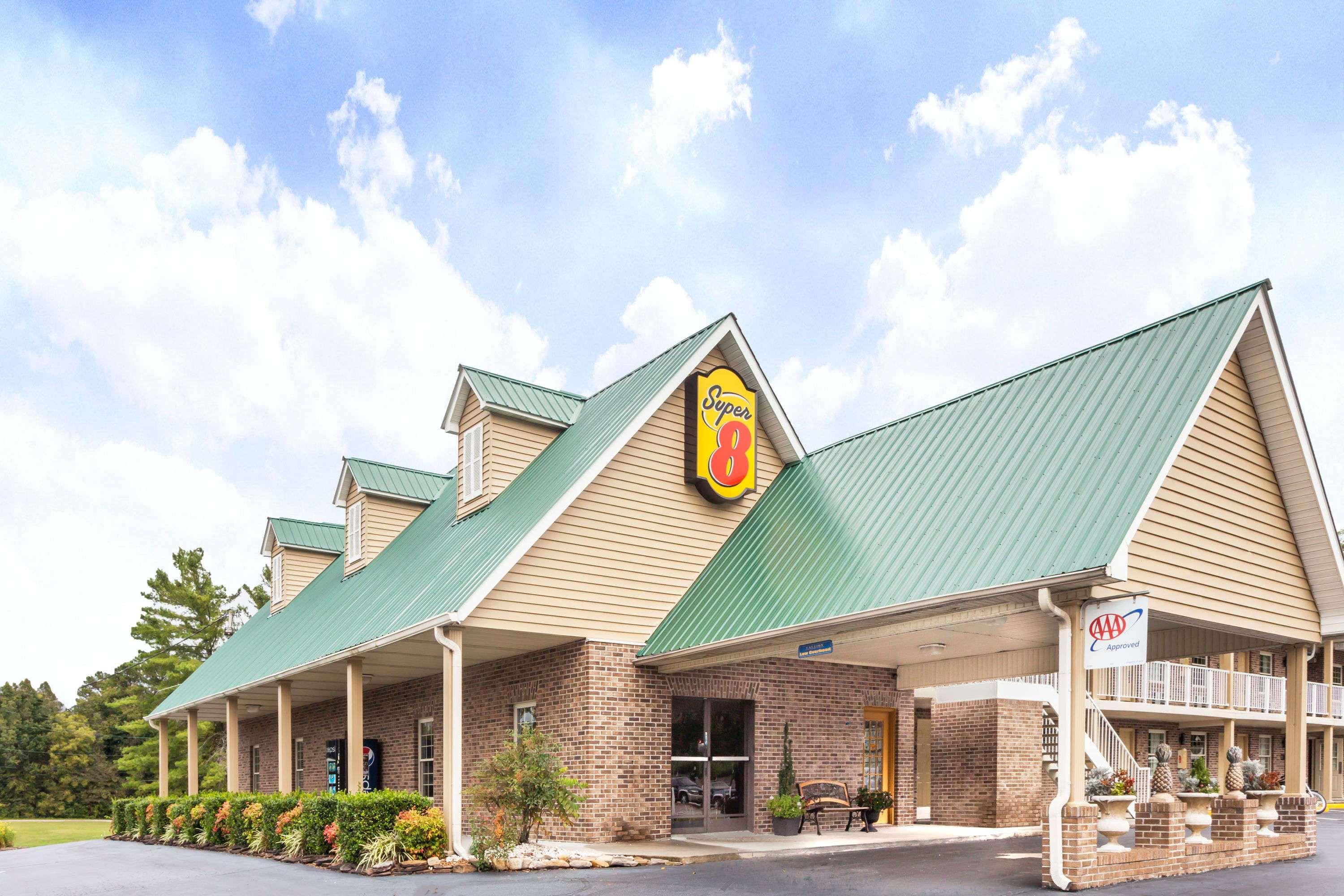 Hotel Super 8 By Wyndham Kingston Esterno foto