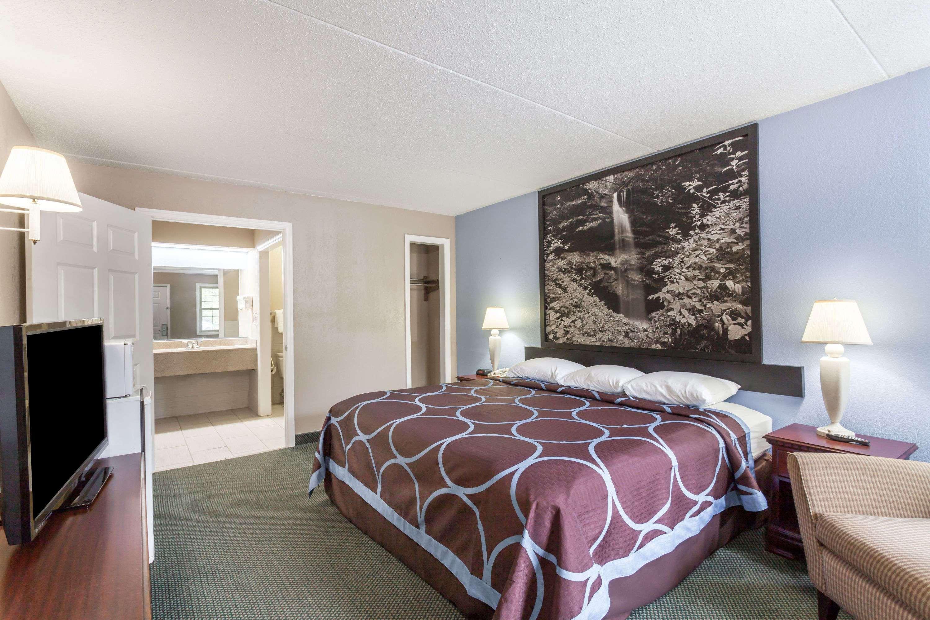 Hotel Super 8 By Wyndham Kingston Esterno foto