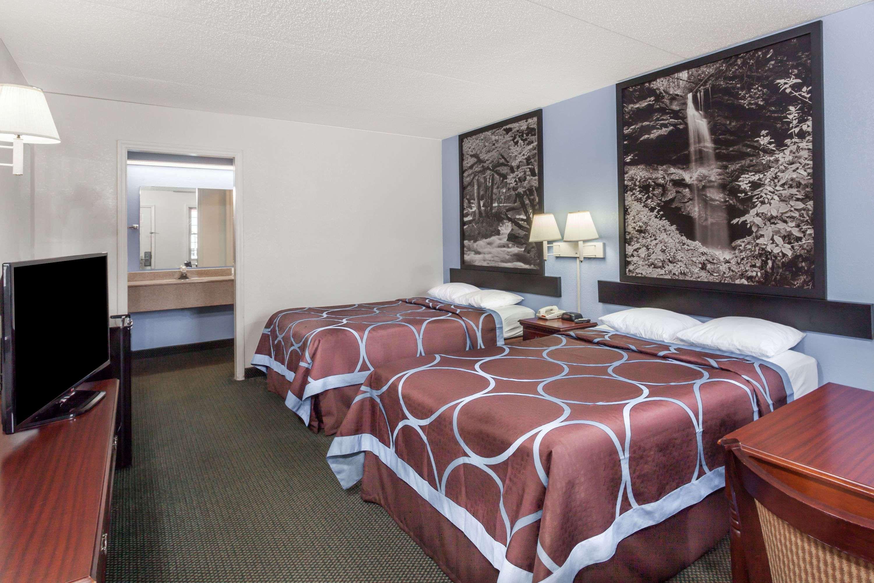Hotel Super 8 By Wyndham Kingston Esterno foto