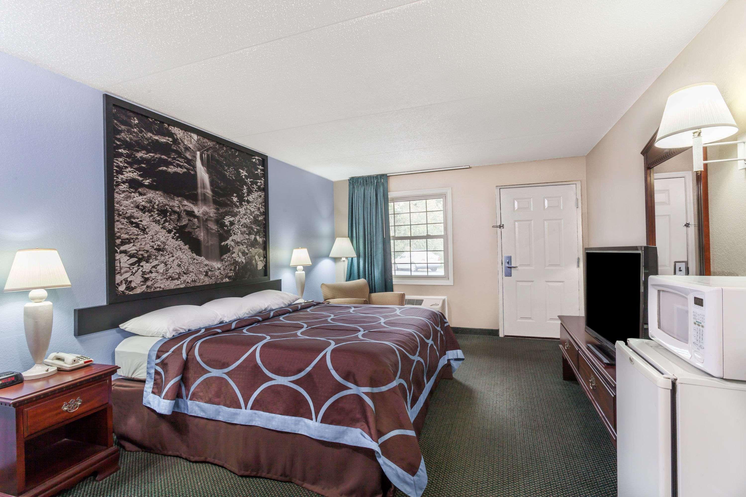 Hotel Super 8 By Wyndham Kingston Esterno foto