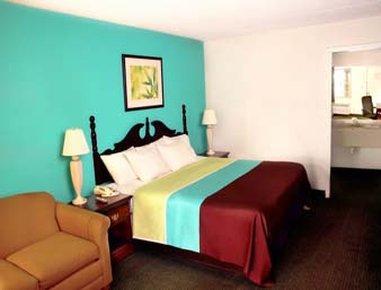 Hotel Super 8 By Wyndham Kingston Esterno foto